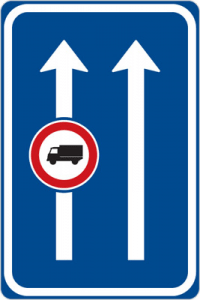 تابلو های راهنمایی و رانندگی محدودیت عبور کامیون در مسیر مشخص